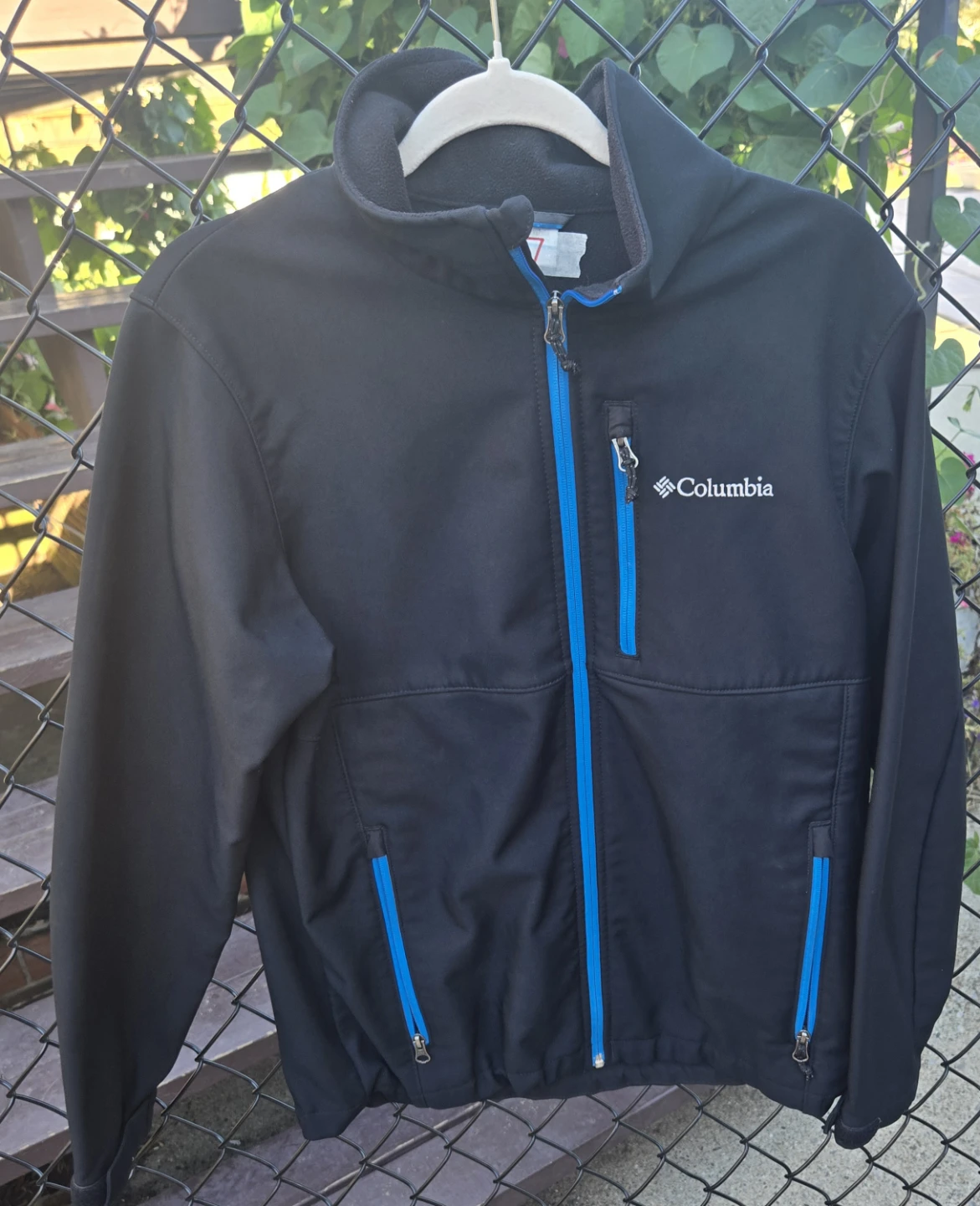 Men's Columbia Jacket.  Medium Black Ascender Softshell. EUC
