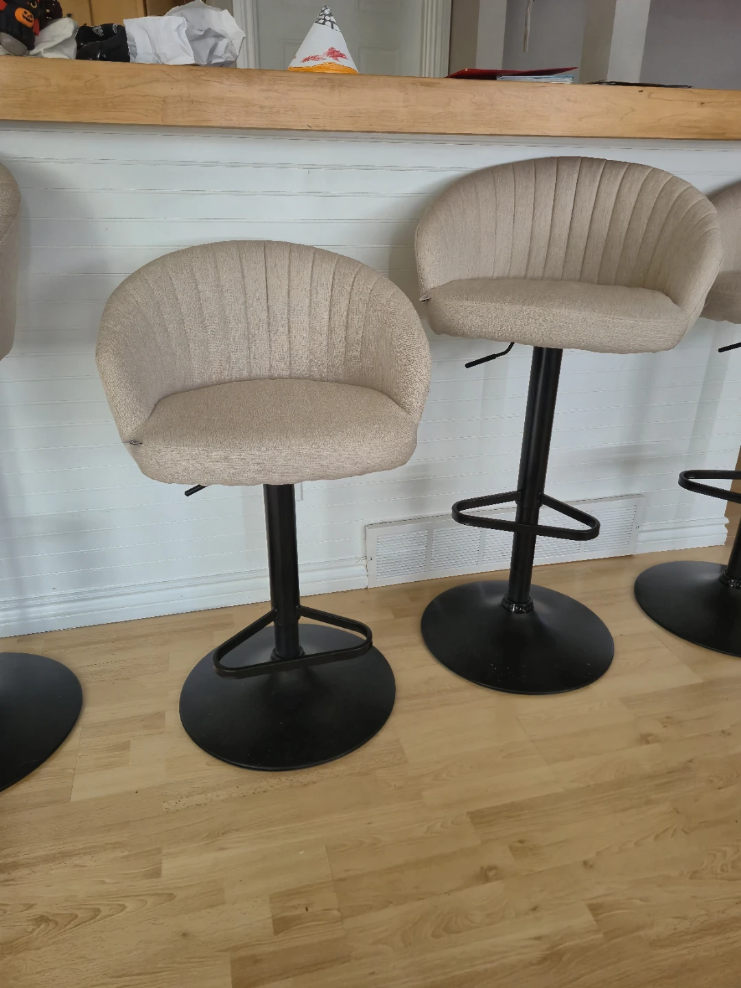 Set of 4 Adjustable Cream Bar Stools - photo 4