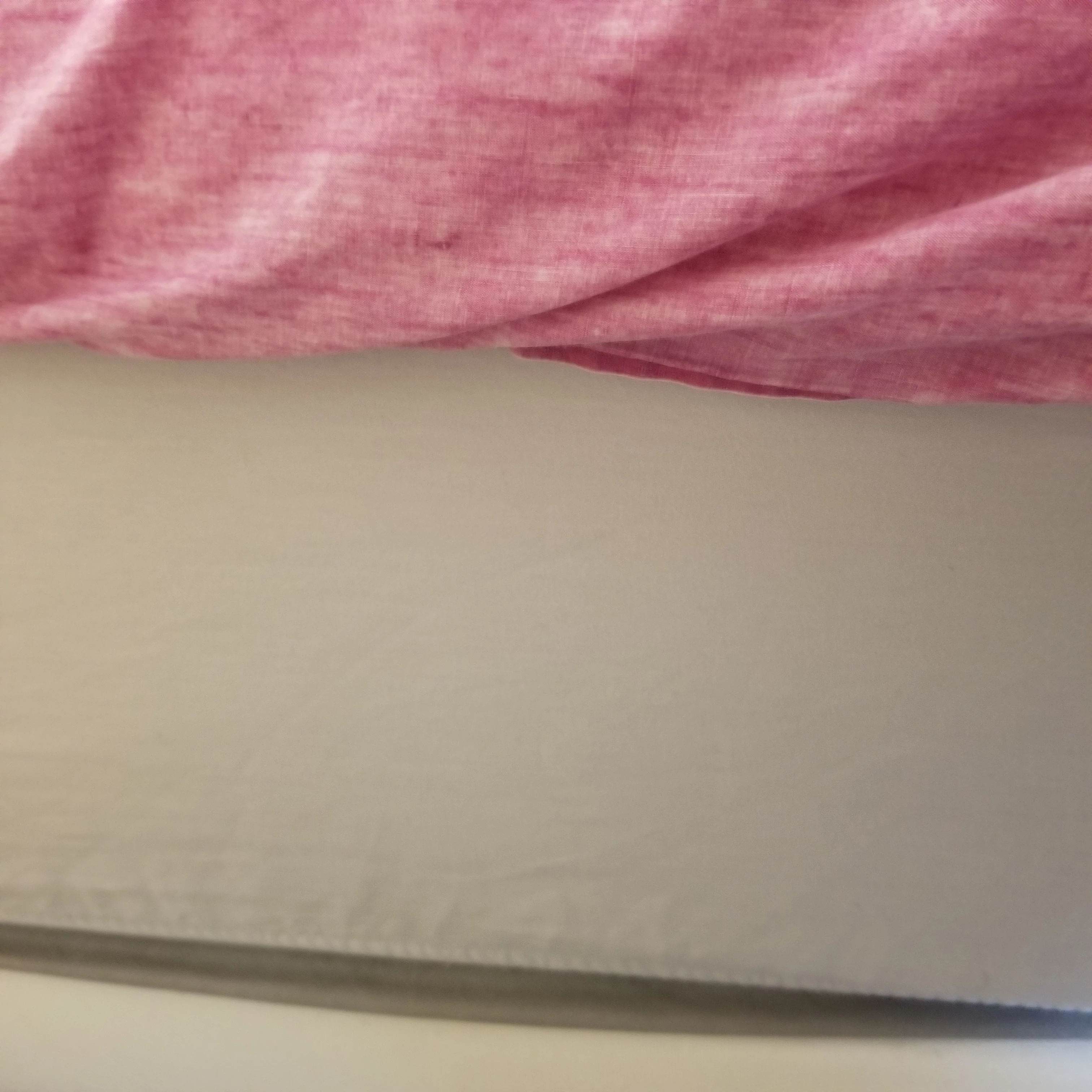 Queen Bed Matress & Box pet & smoke free home! - photo 3