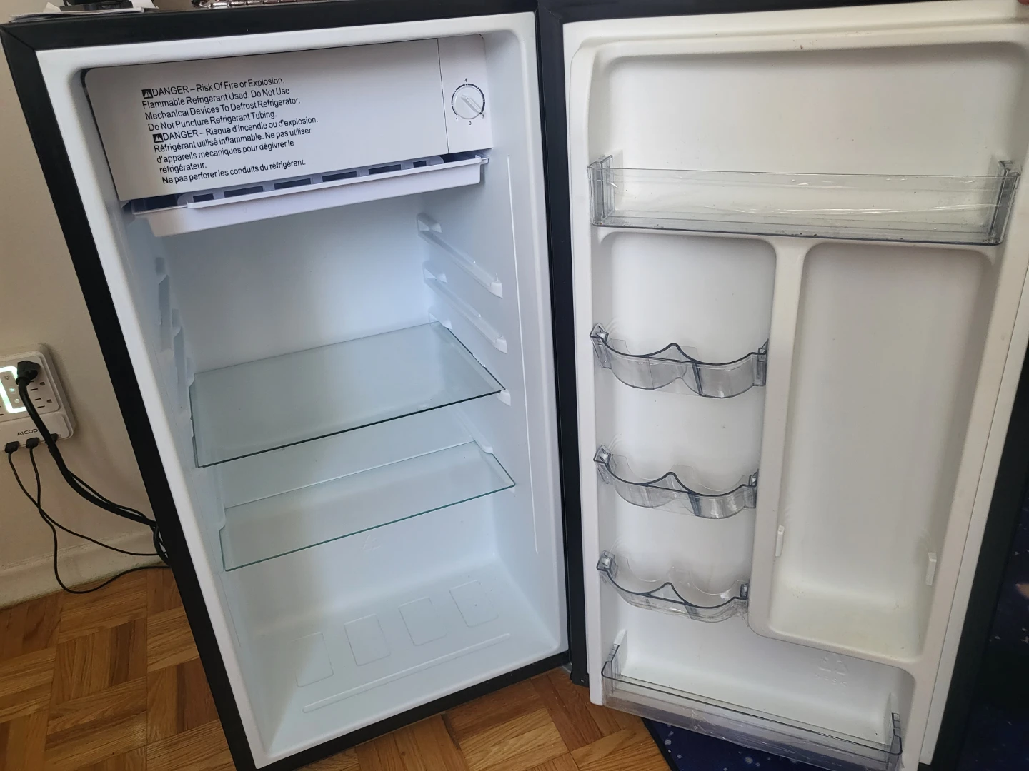 Galanz Fridge $70 *Like New* Mint Condition 10/10 - photo 2