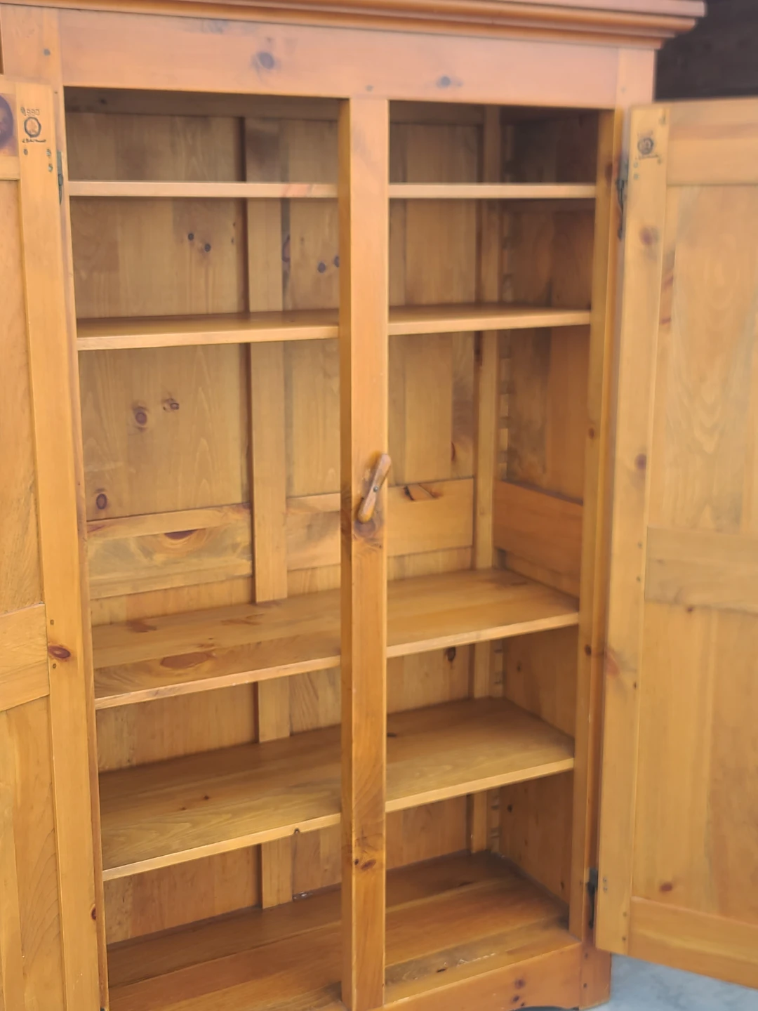 Vintage 1980 Roland Morrello Pine Armoire Cabinet - photo 2