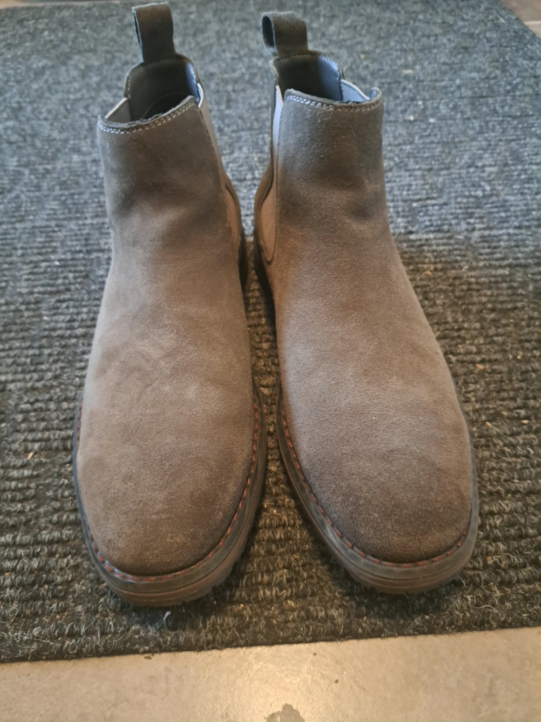 Size 8 Men  Chelsea Boots Grey Suede