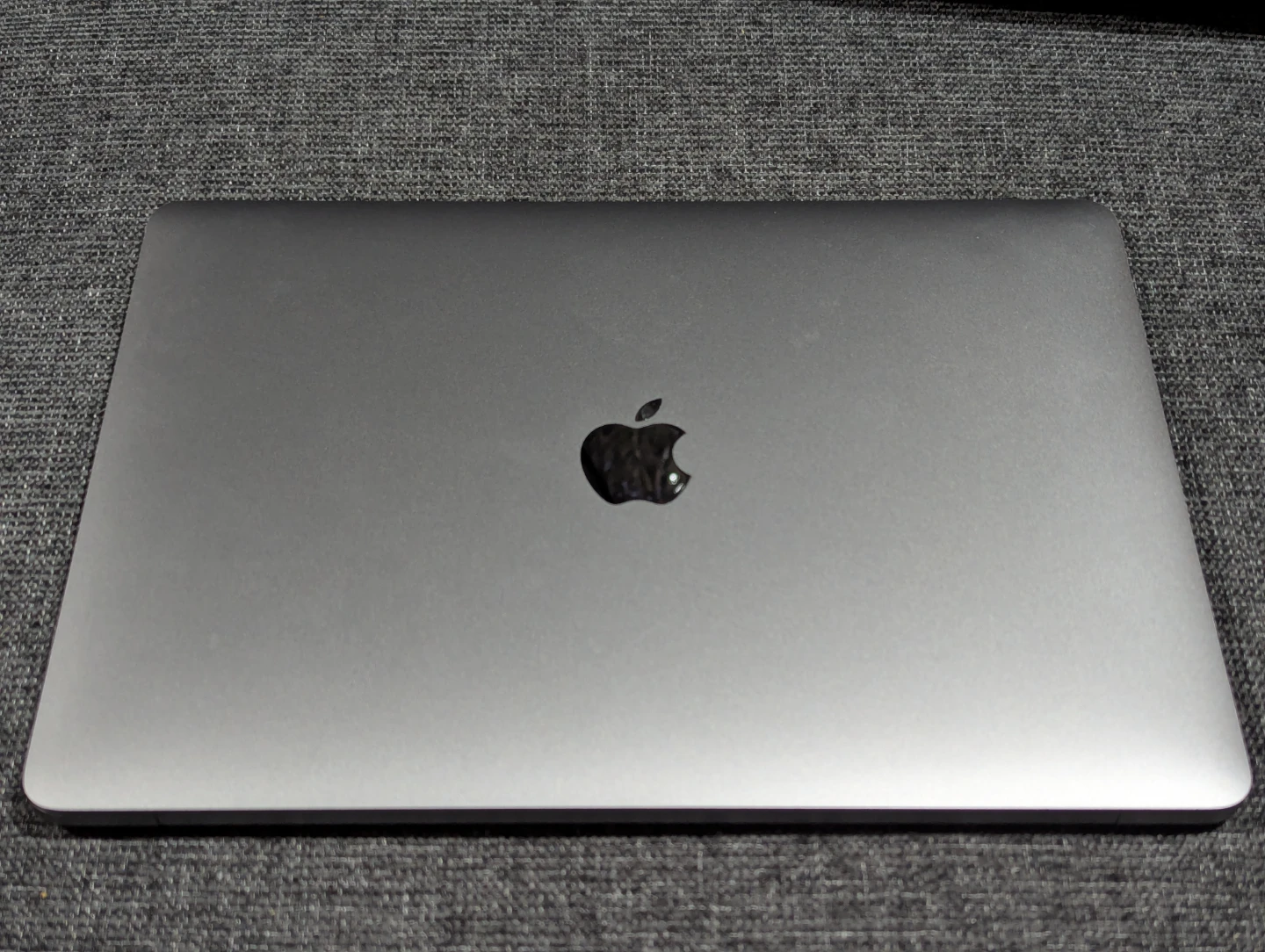 Apple MacBook Air (M1, 2020) 13-inch Laptop plus cover & charger - photo 2