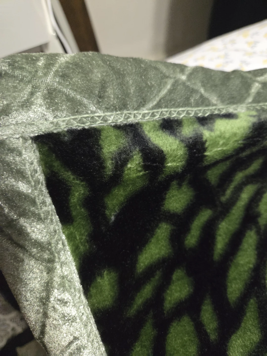 Leopard Print Plush Blanket - photo 3