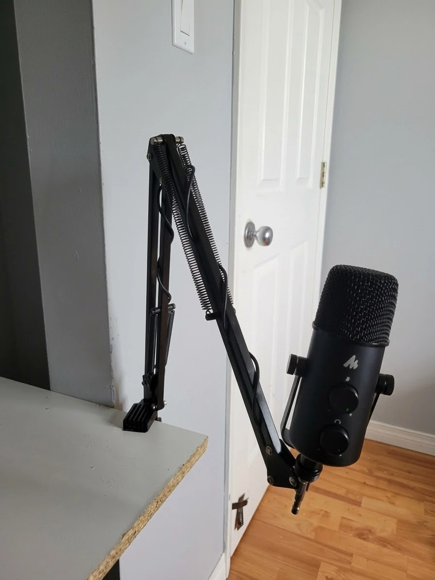 Maono AU-A04 USB Microphone and Boom Arm with USB C Cable