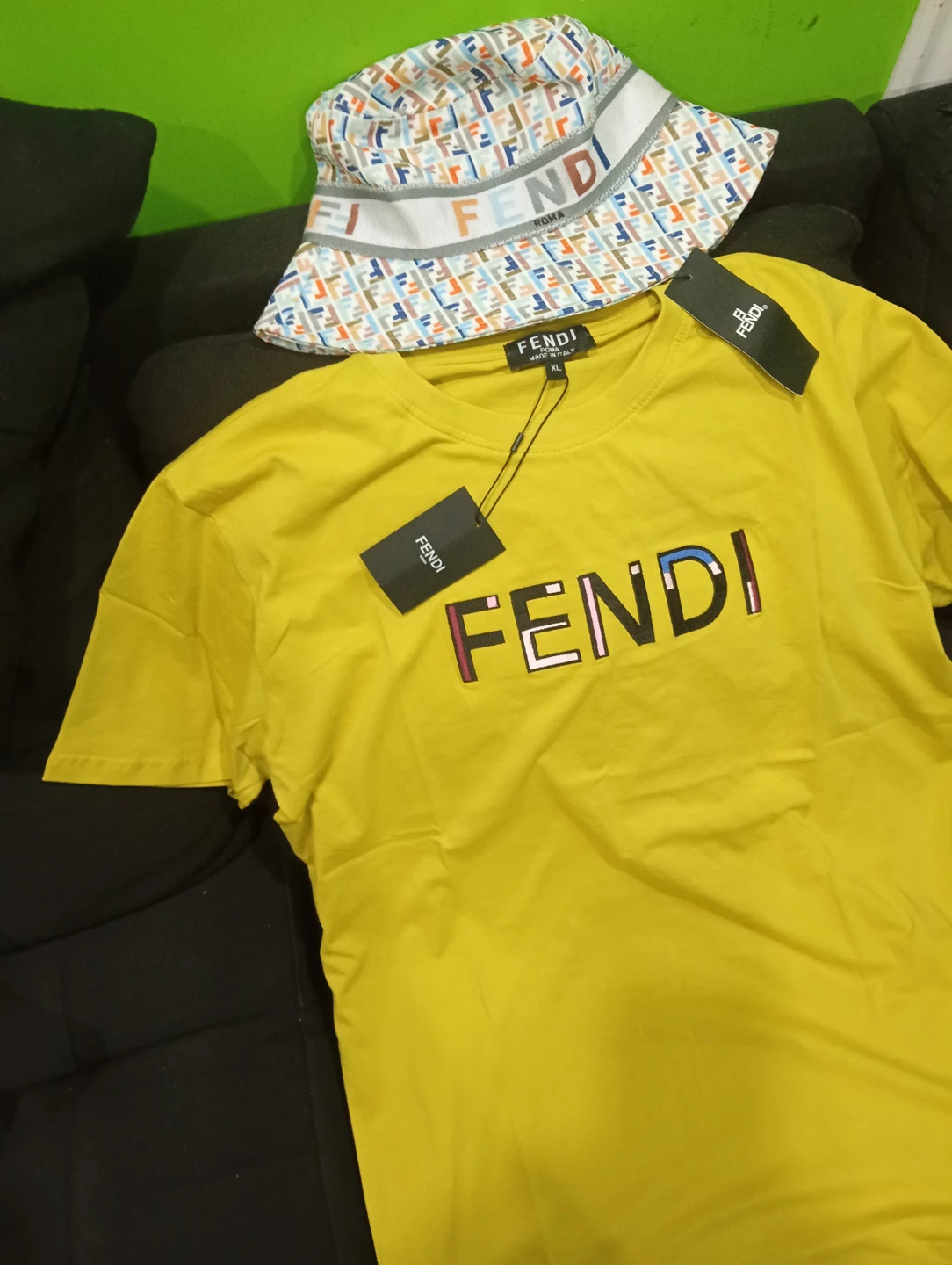 Fendi Yellow T-Shirt and Patterned Bucket Hat - photo 3