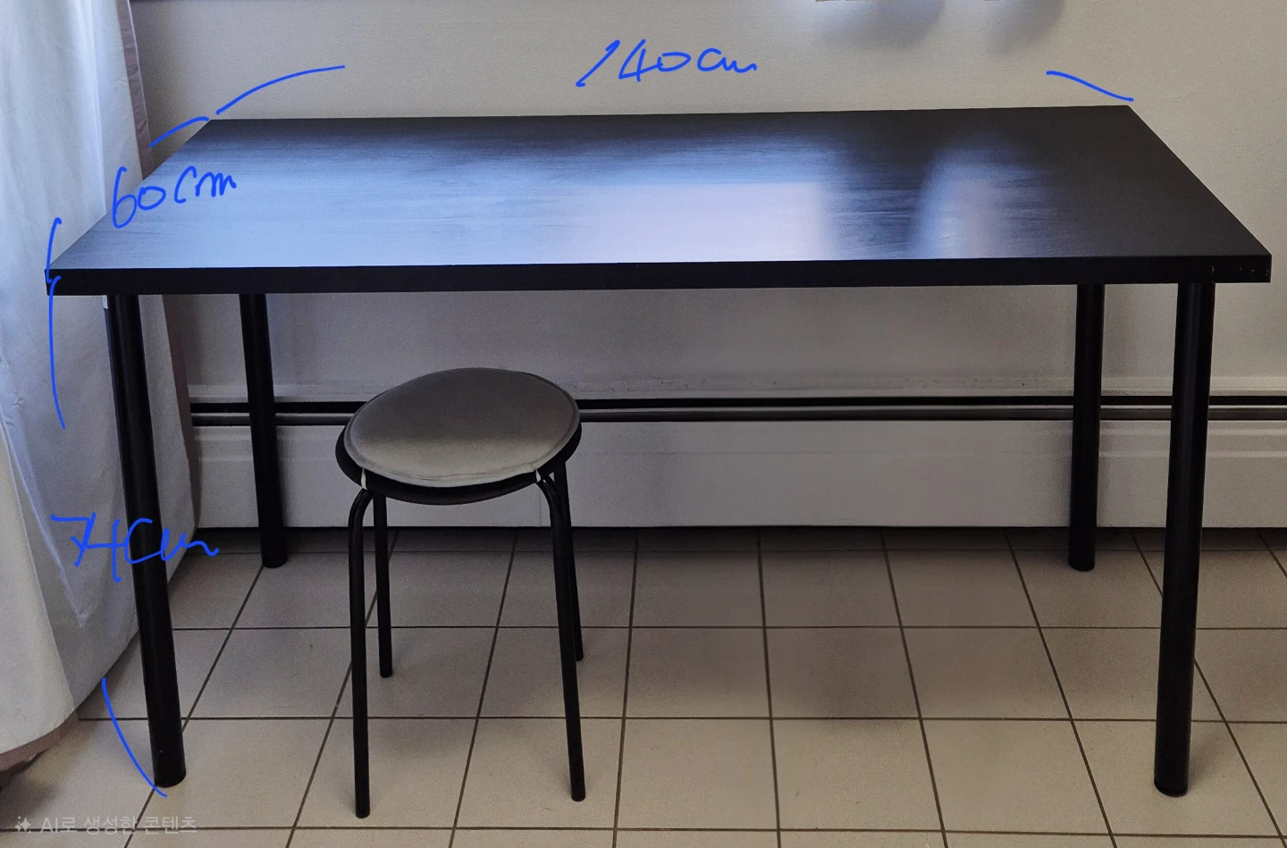 ⭐️only today)Table with Chair and Cushion