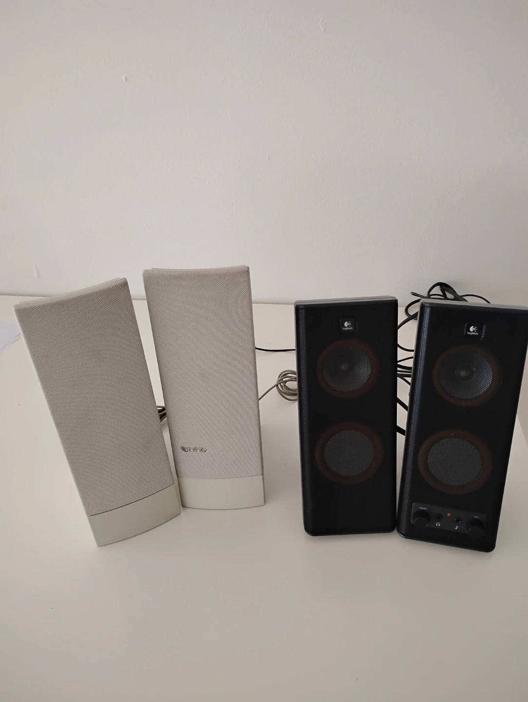 Set of( 2)setsTwo Pairs of Computer Speakers