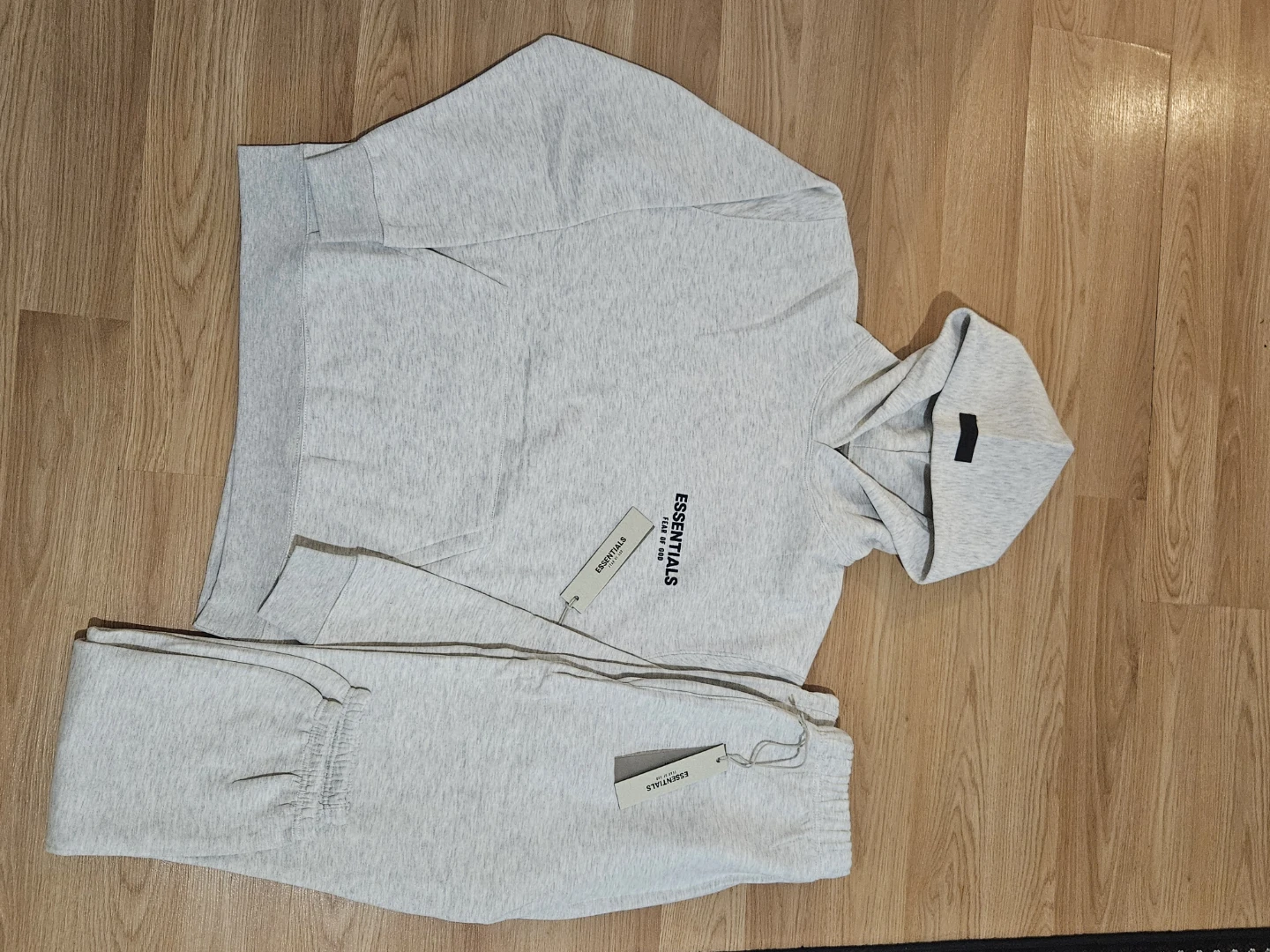 FEAR OF GOD ESSENTIALS Hoodie & Sweatpants Set