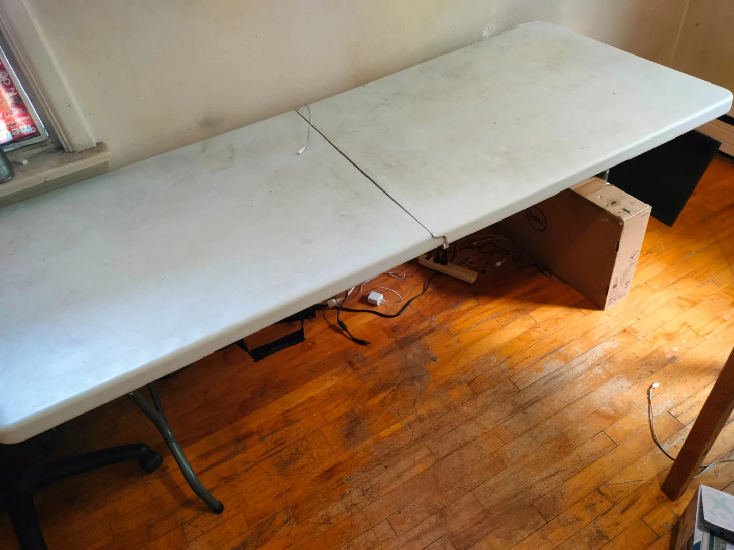 6ft Plastic Folding Table (Folds in Half with Handle) - photo 3