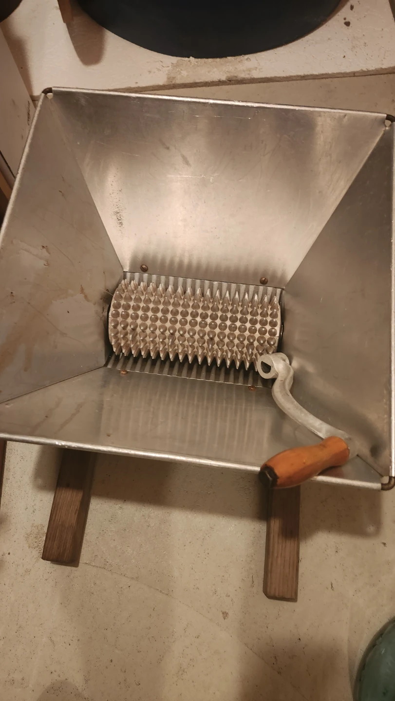 Manual Fruit Crusher - photo 2