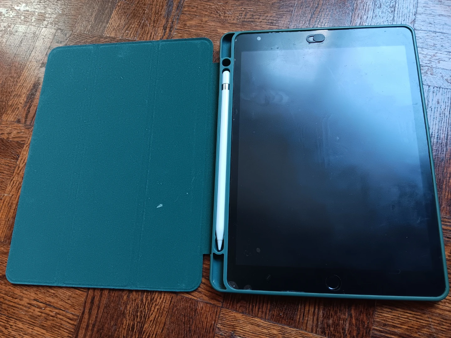 Apple iPad with Case and Pen - photo 2