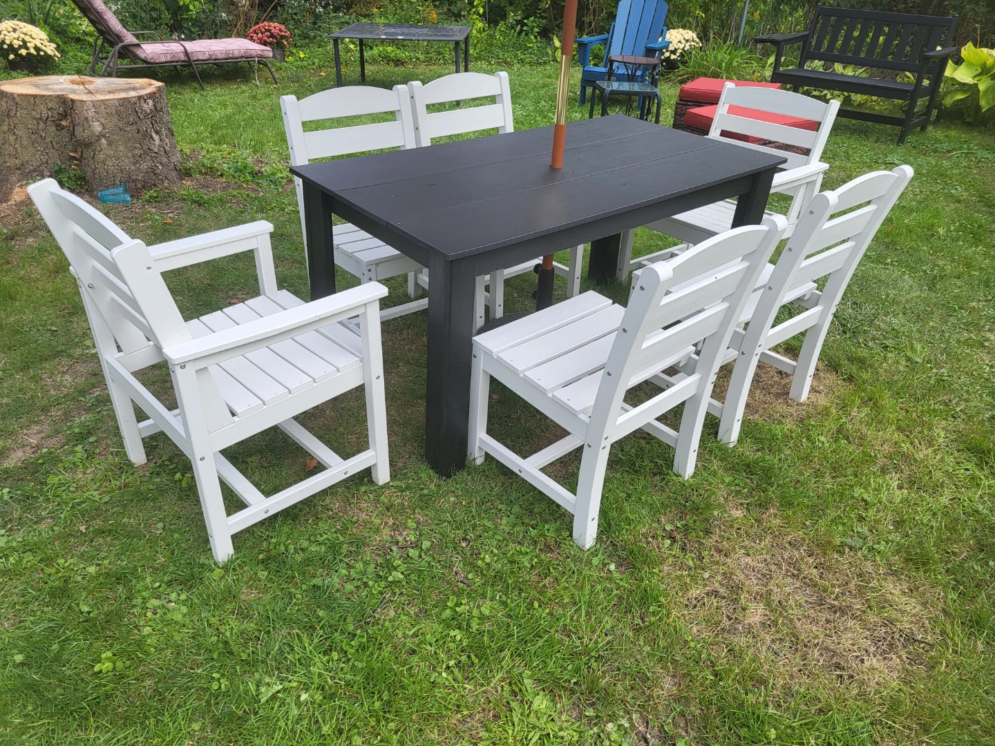 Patio table and 6 Chairs All HDPE