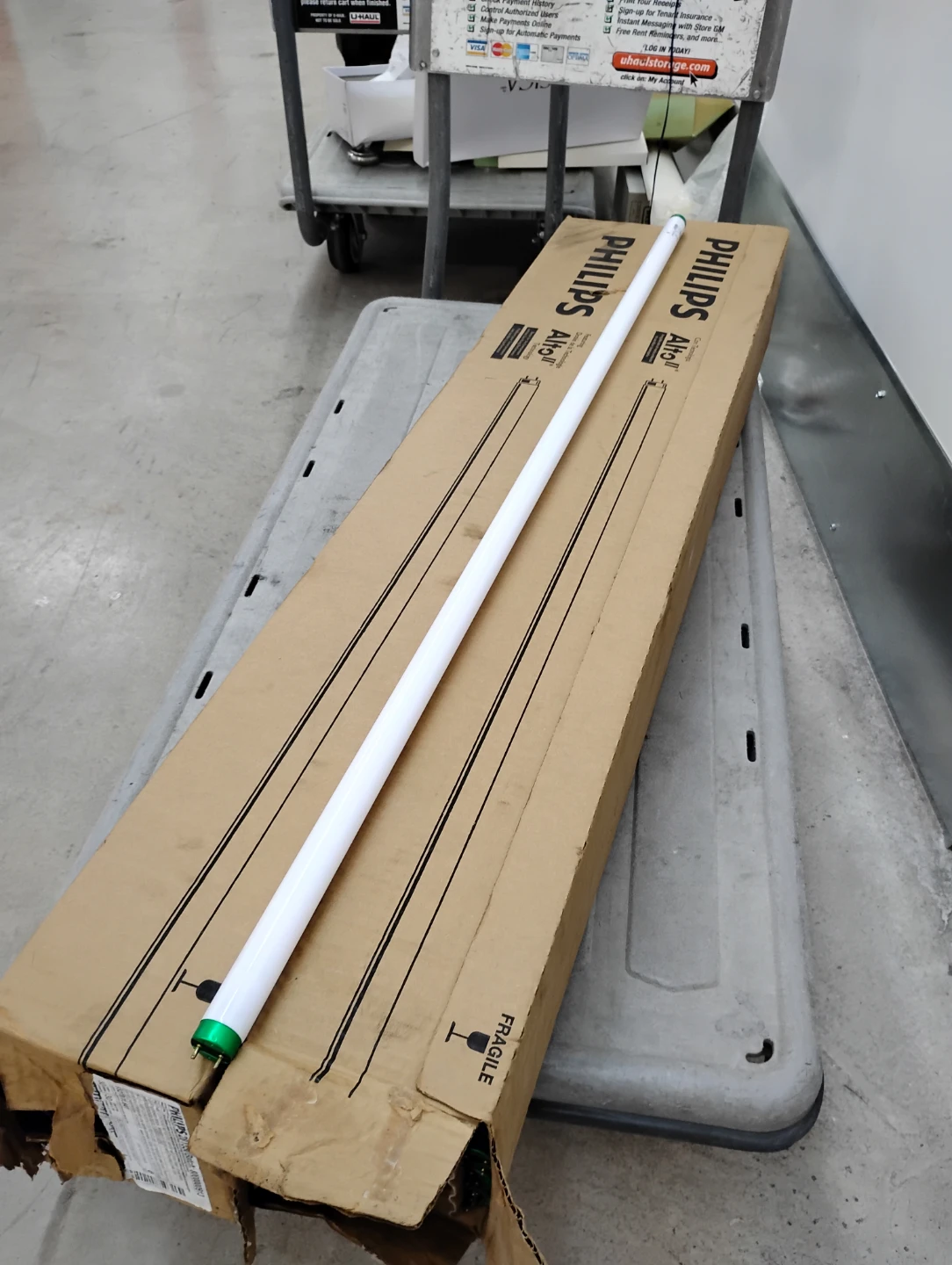 55 lamps Philips Alto II F32T8/TL841 Fluorescent Lamps