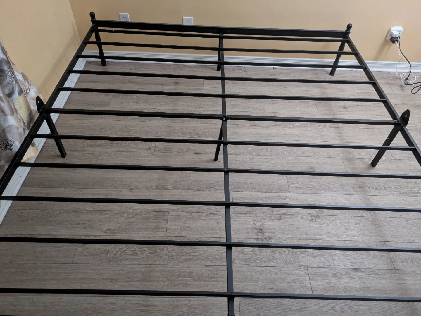 King Size Metal Bed Frame - photo 4