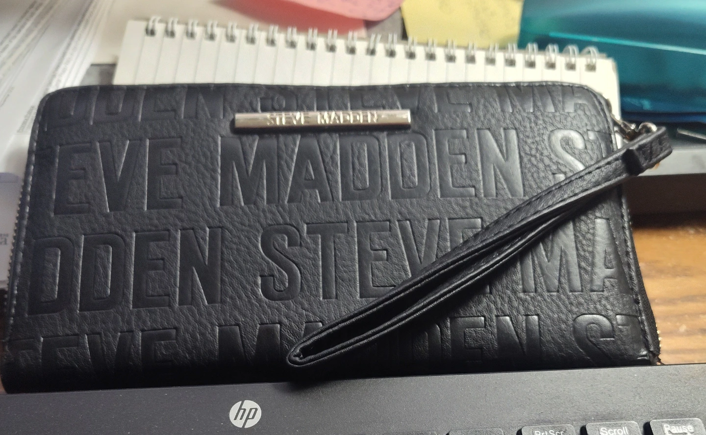 Wallet w Wrist Strap