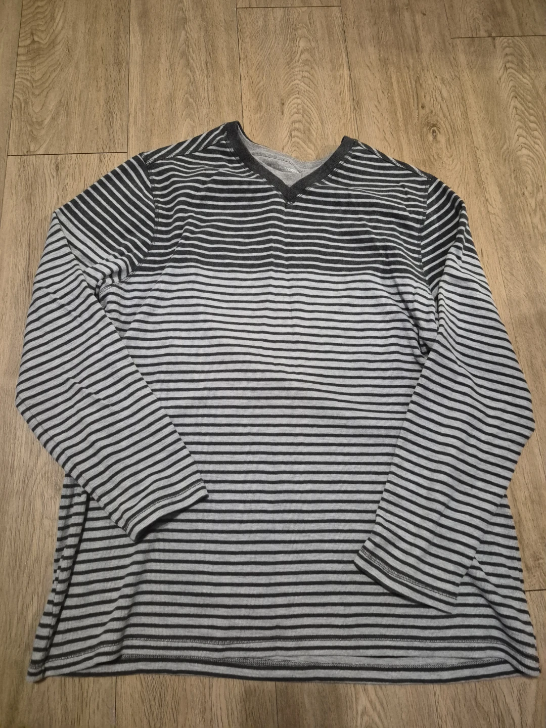 Like NEW 2XL Denver Hayes Striped V-Neck Long Sleeve Shirt - photo 2