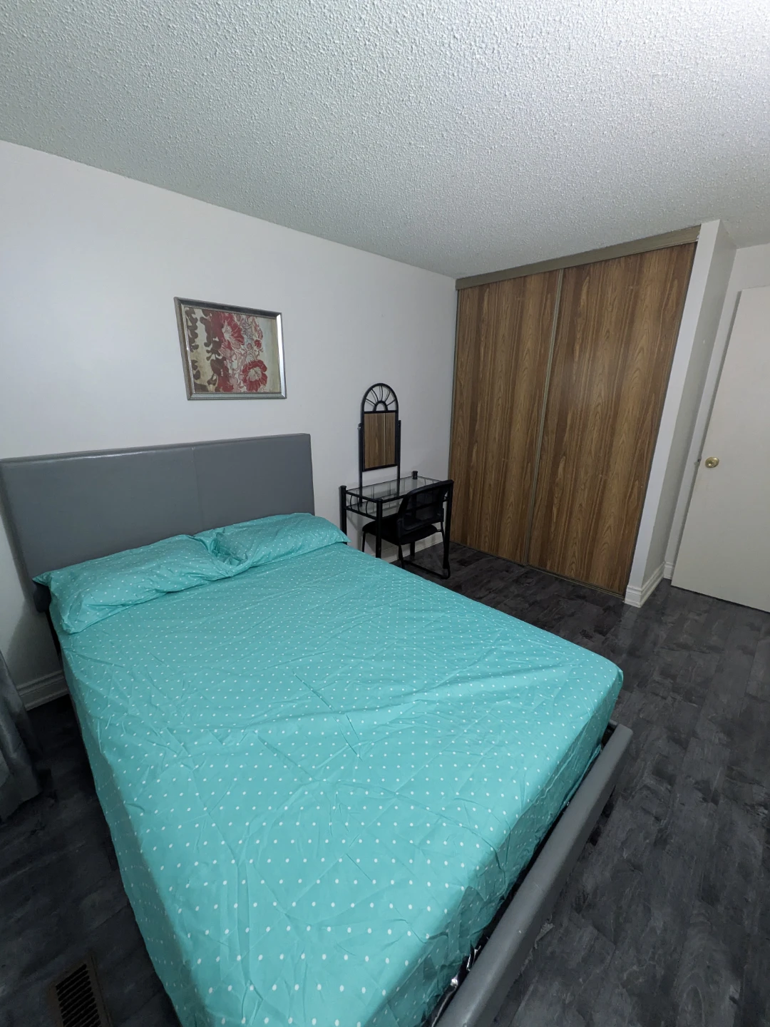1 Bed 1 Bath for Rent - photo 2
