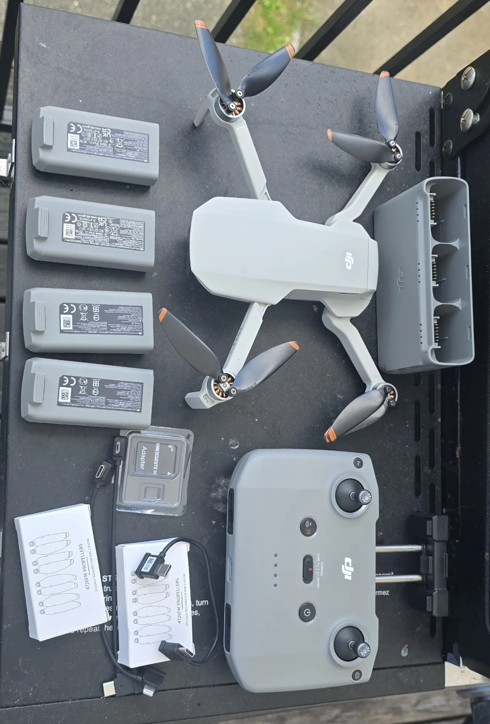 DJI Mini 2 SE Fly More Combo Drone