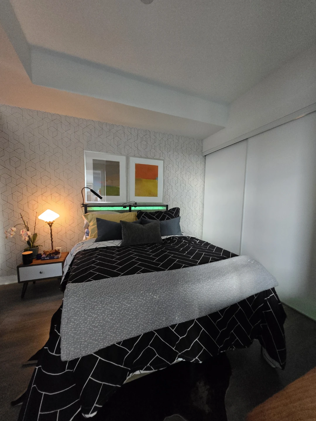Full/Double size bed frame with LED lights - photo 2