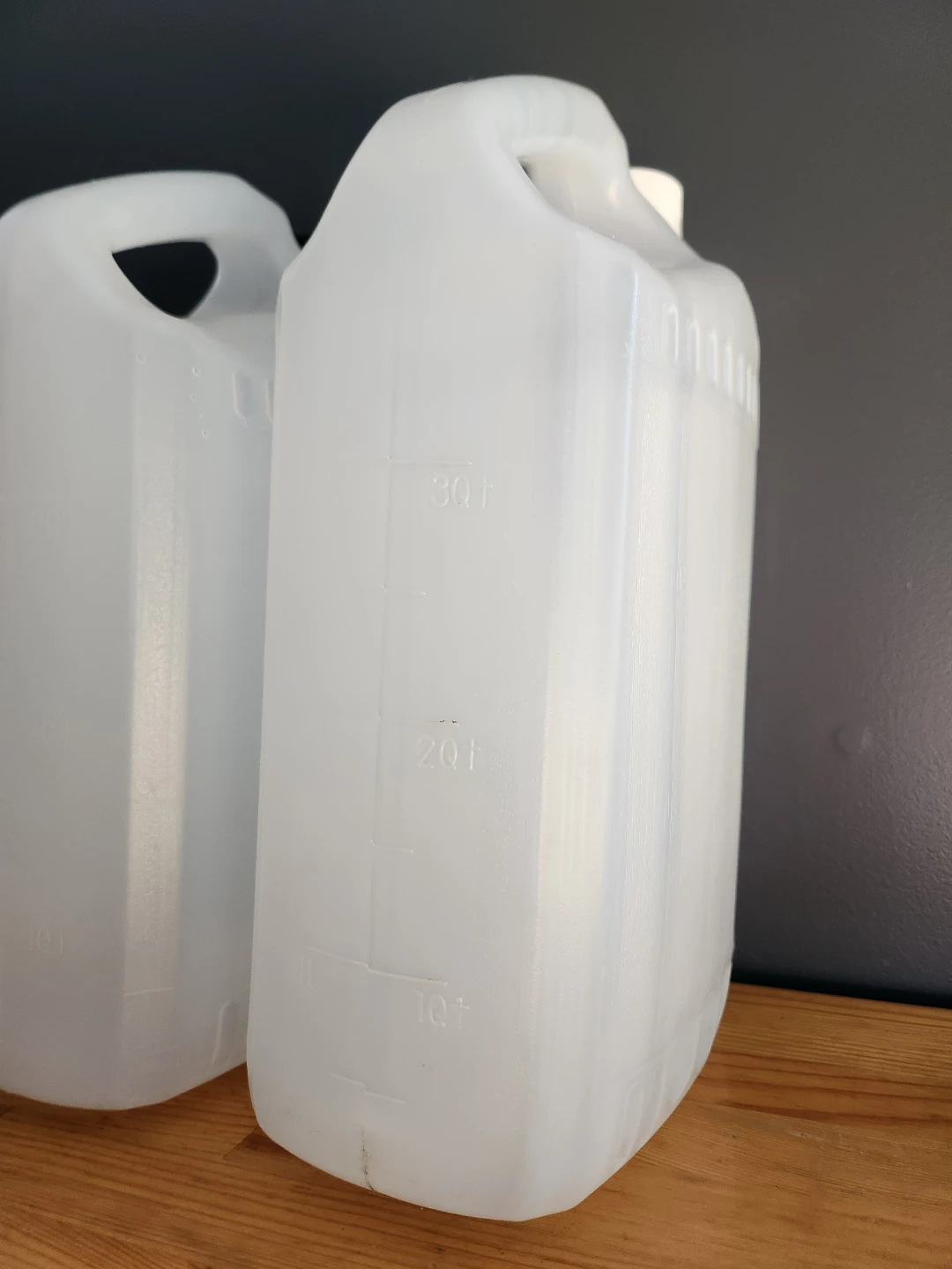 Plastic Easy Side Pour Jugs 4L- (Set of 3) - photo 3
