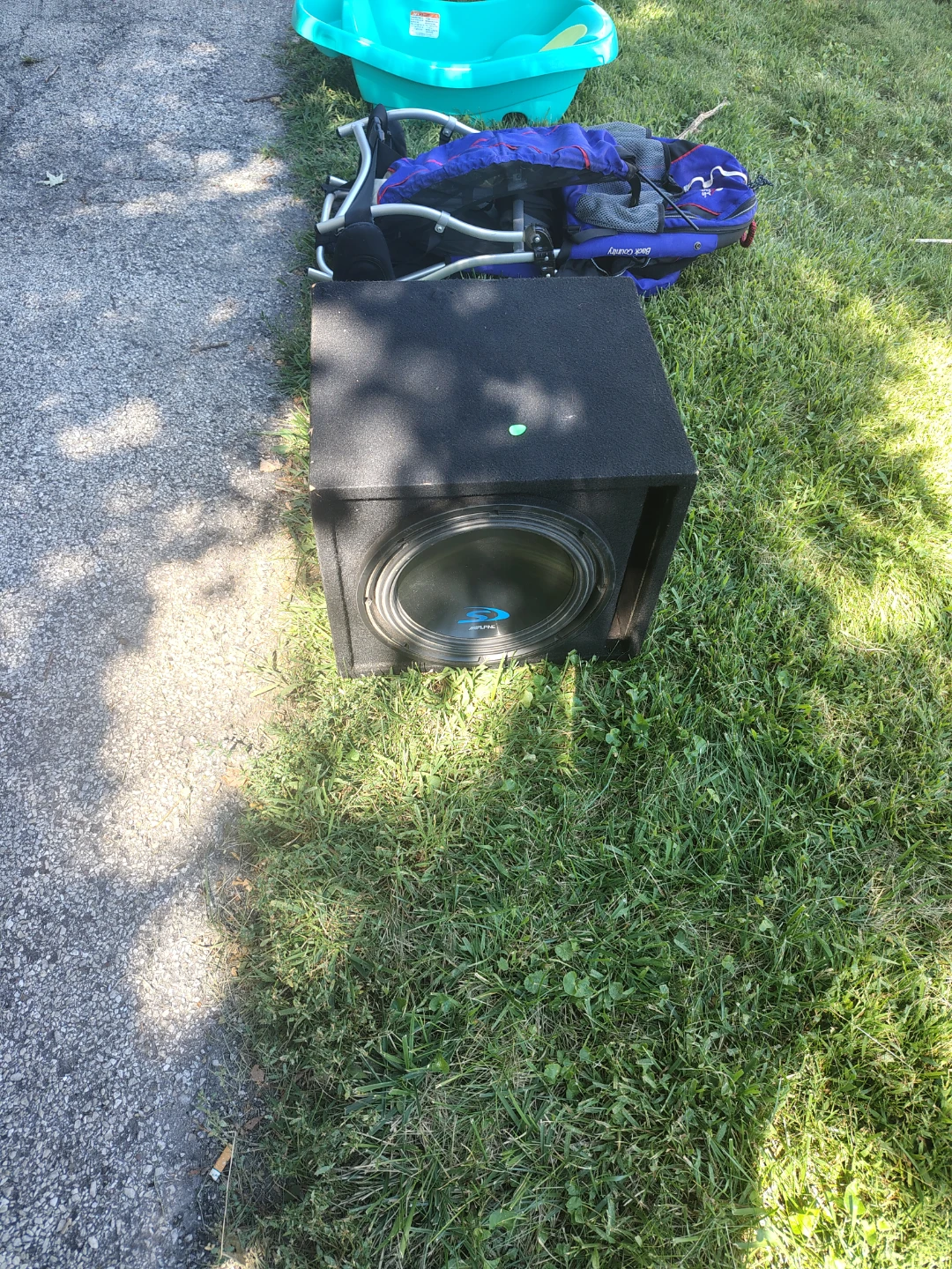Alpine Subwoofer with box