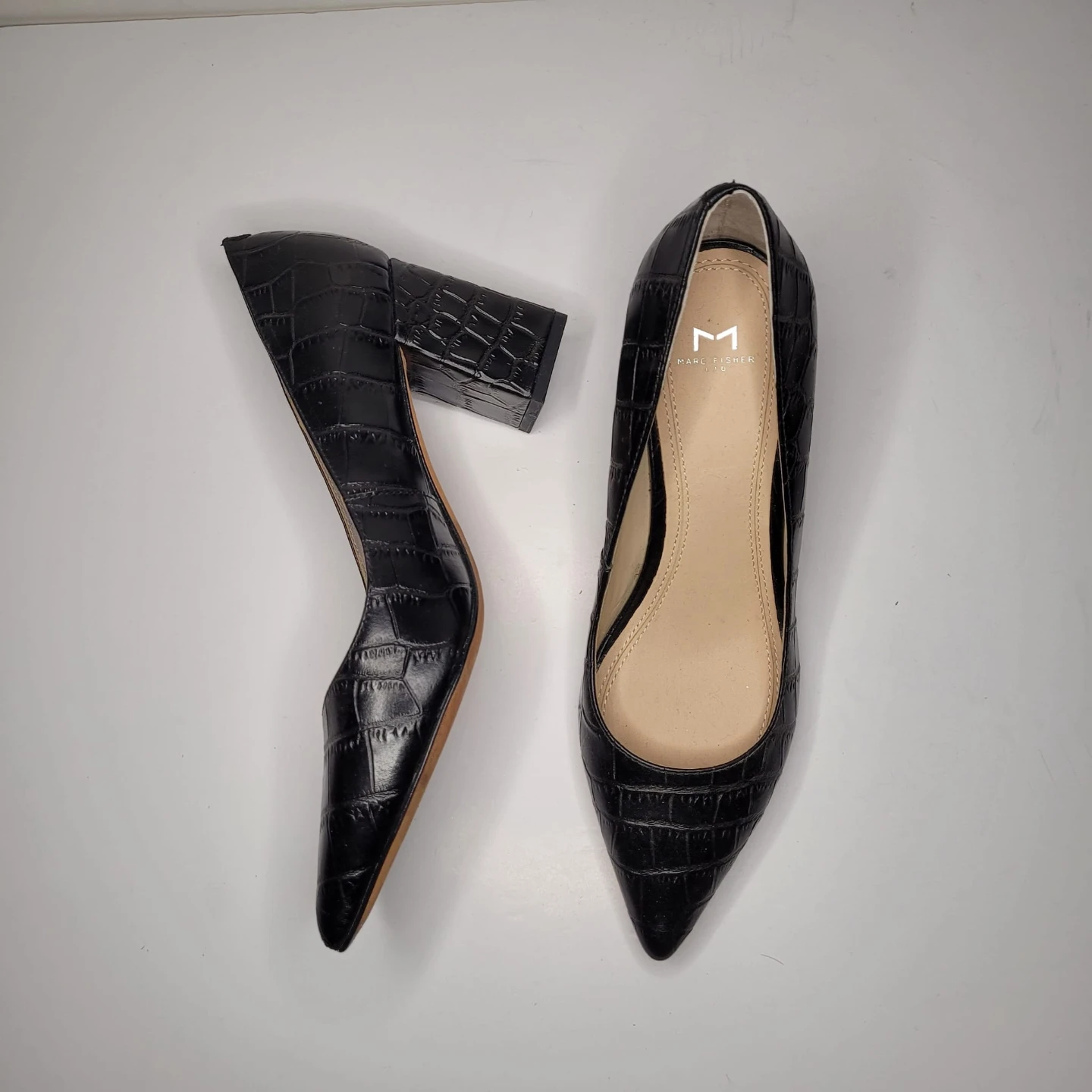 Marc Fisher black crocodile embossed block heels - photo 5