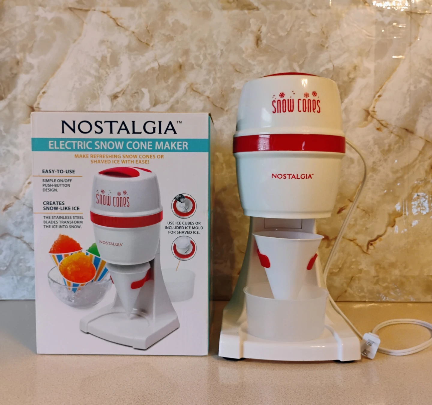 NOSTALGIA SNOW CONE MAKER / SHAVED ICE MACHINE