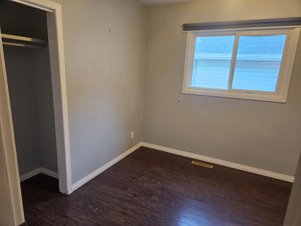 3 bed 1 bath upstairs suite - photo 5