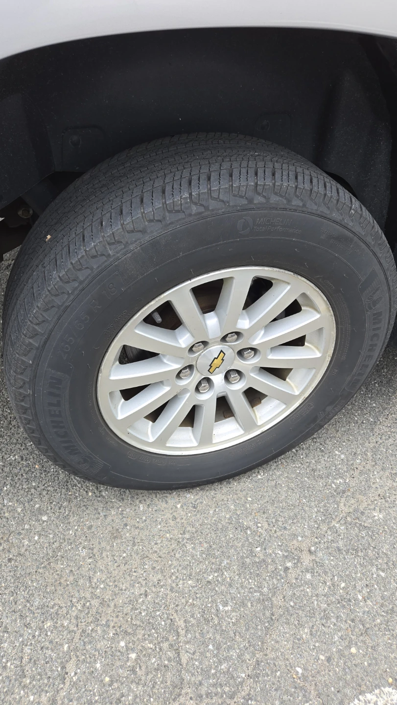 Silver Chevrolet Tahoe SUV - photo 5