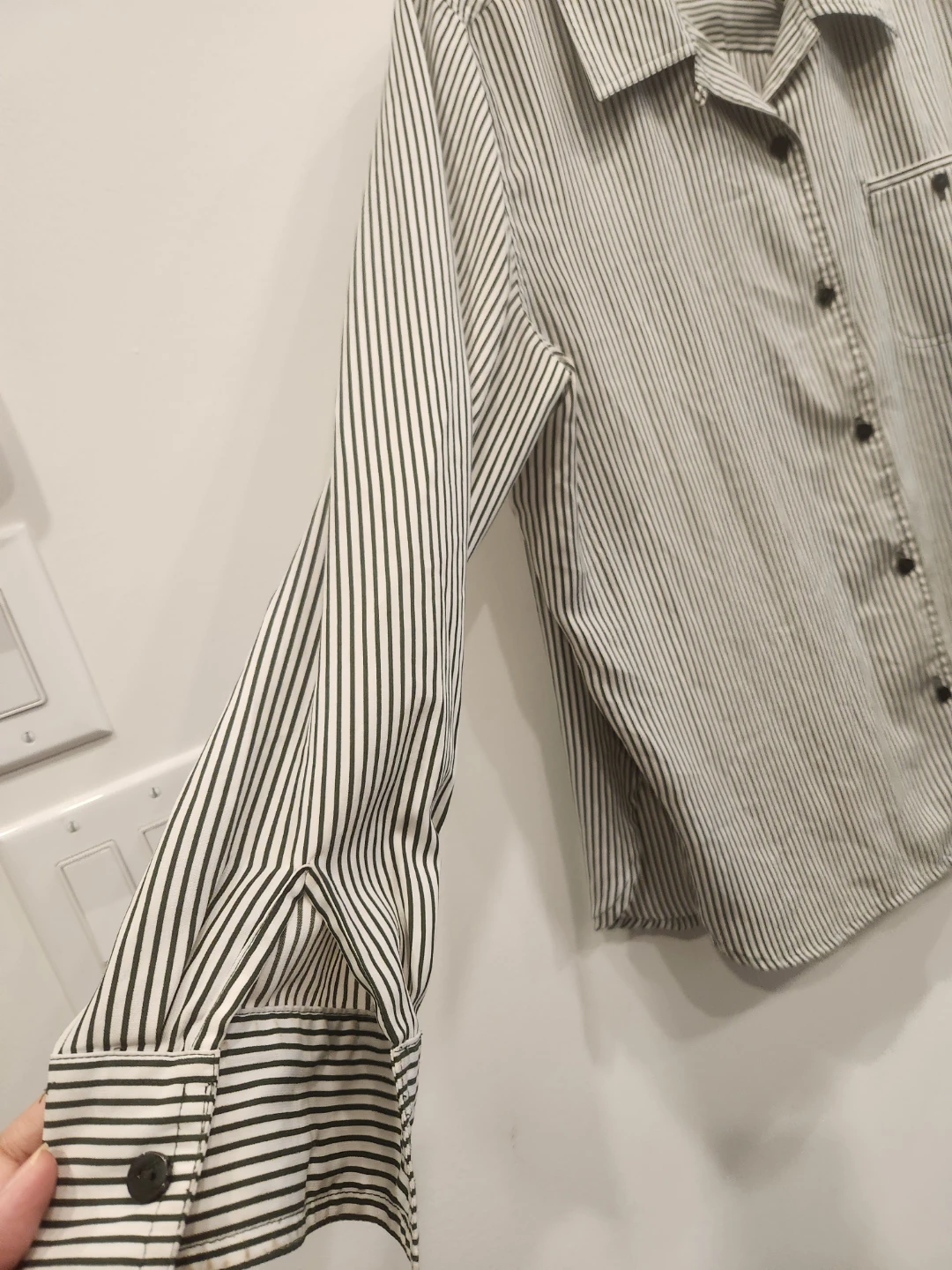 Bentley Women's Striped Button-Up Shirt - photo 4