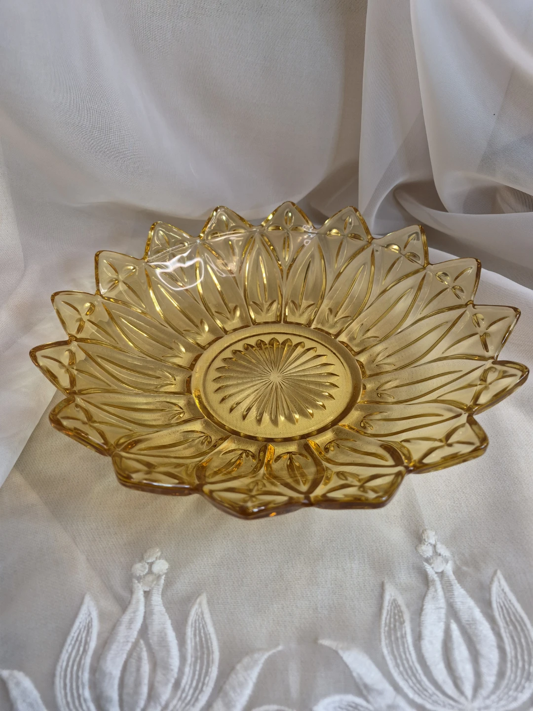 Beautiful Vintage 10 1/4" Round Amber Federal Glass - photo 2