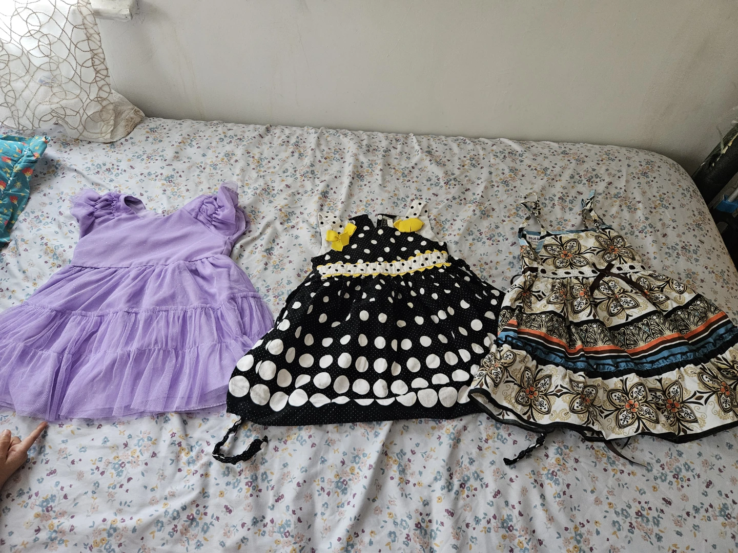 Assorted Girls Dresses and Outfits size 1.5 to 3 years old - photo 3