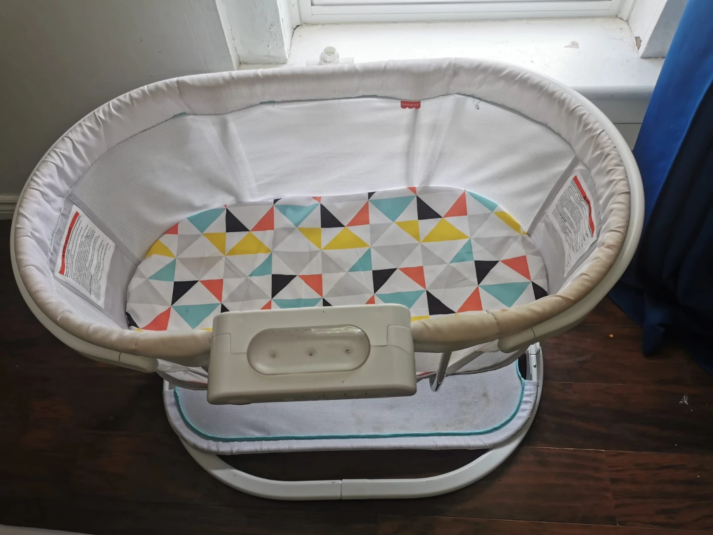 Fisher-Price Soothing Motions Bassinet - photo 2