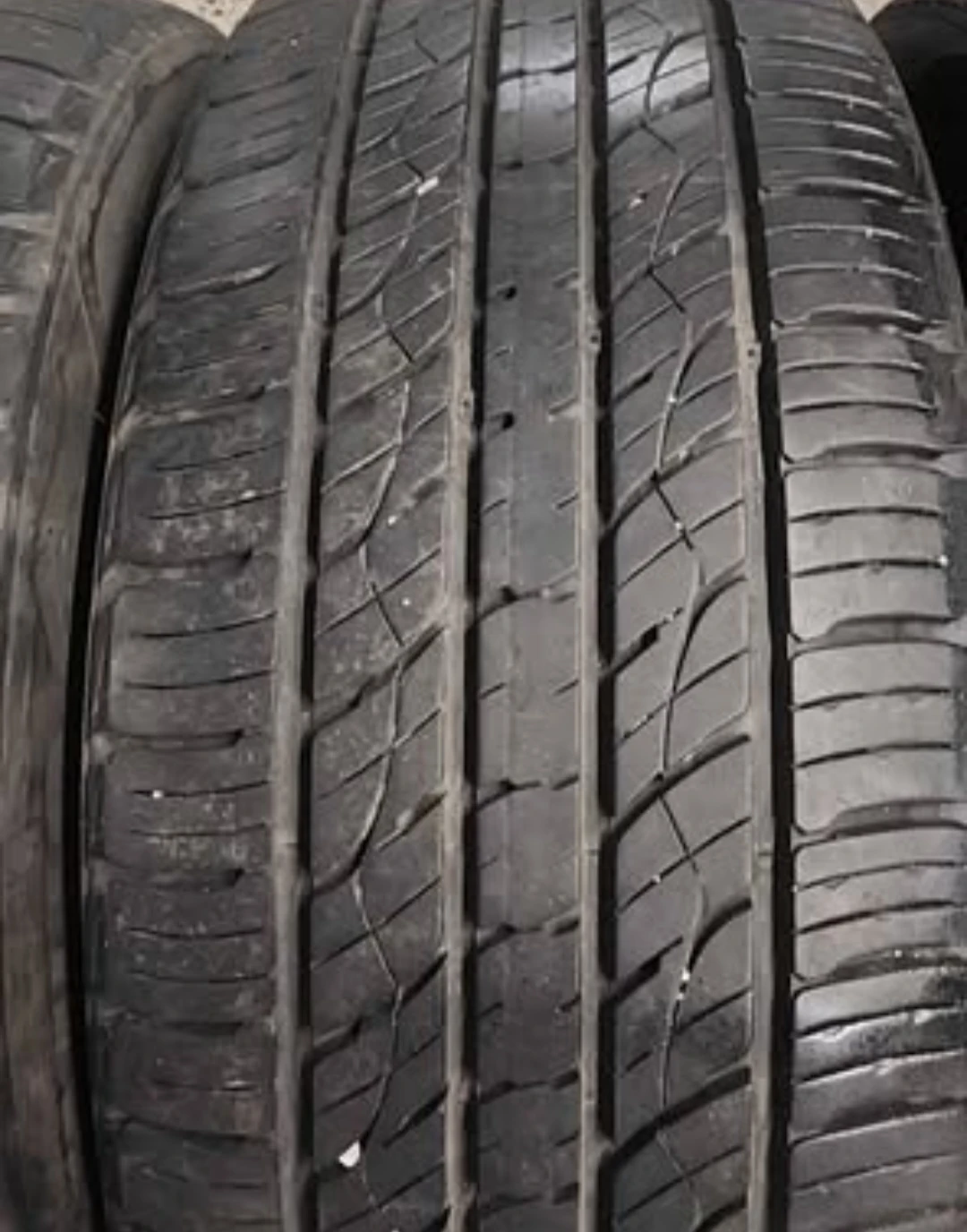 Kumho All-Season Tires P235/55R19 - photo 4