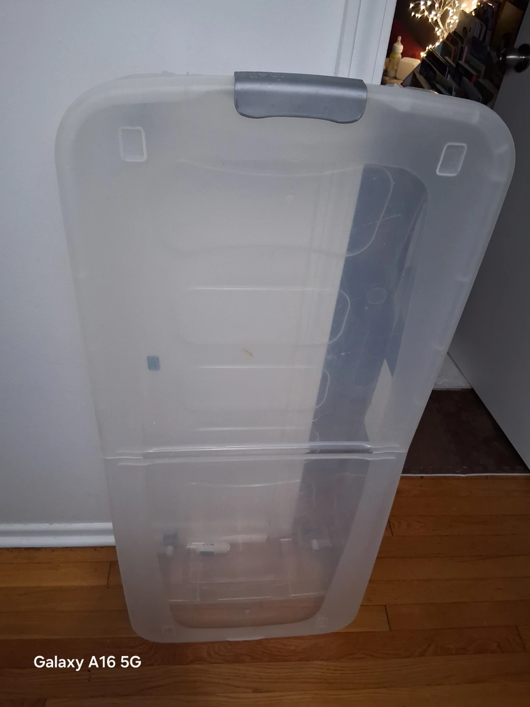 Bella 73 Qt Locking Lid Underbed Storage Bin