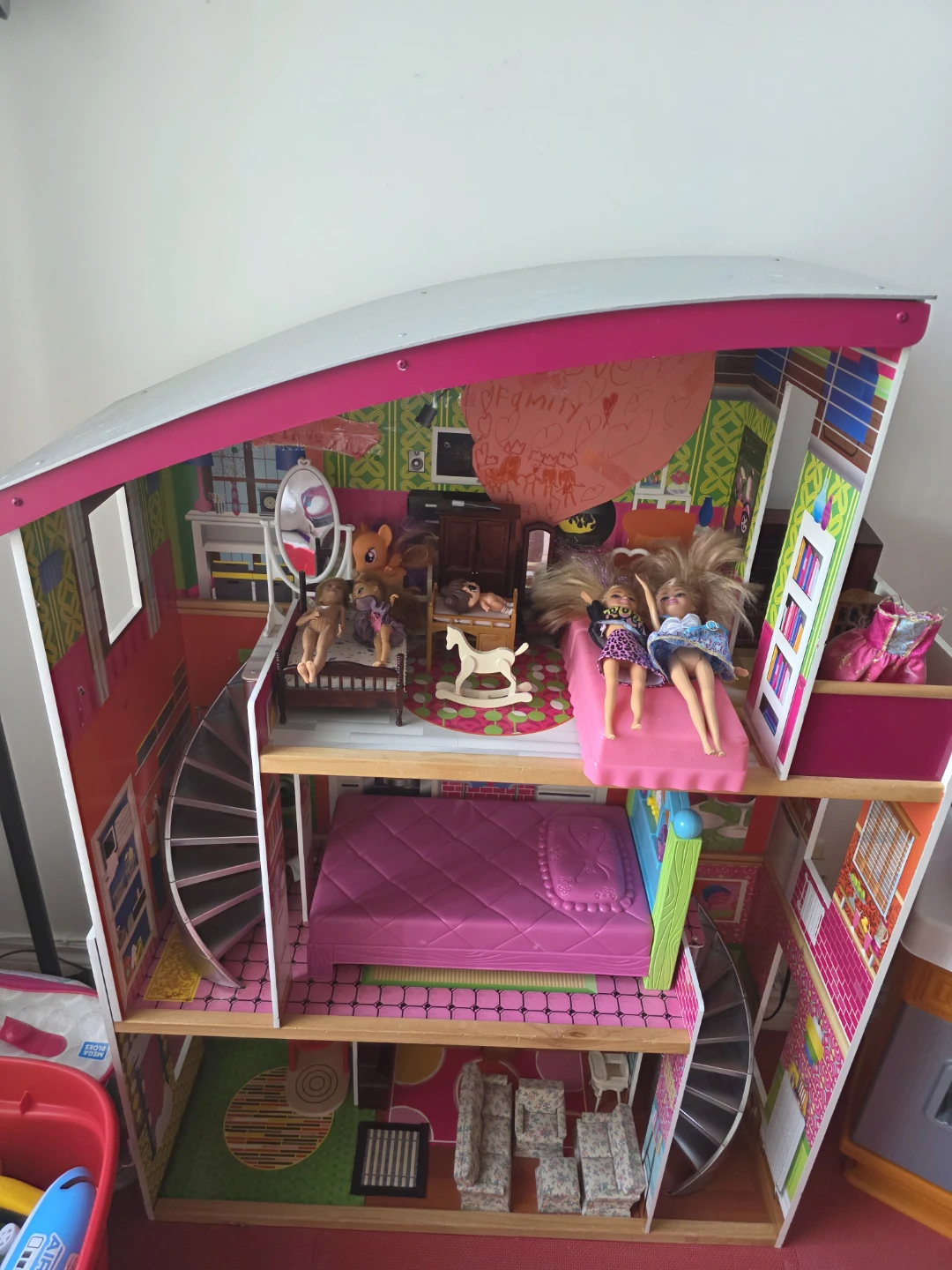 Wooden Dollhouse with Furniture and Dolls