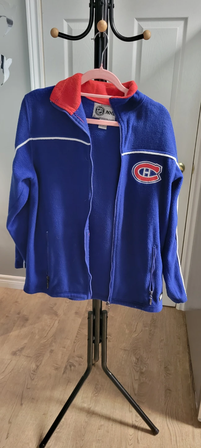 Montreal Canadiens NHL Fleece Jacket won't zip