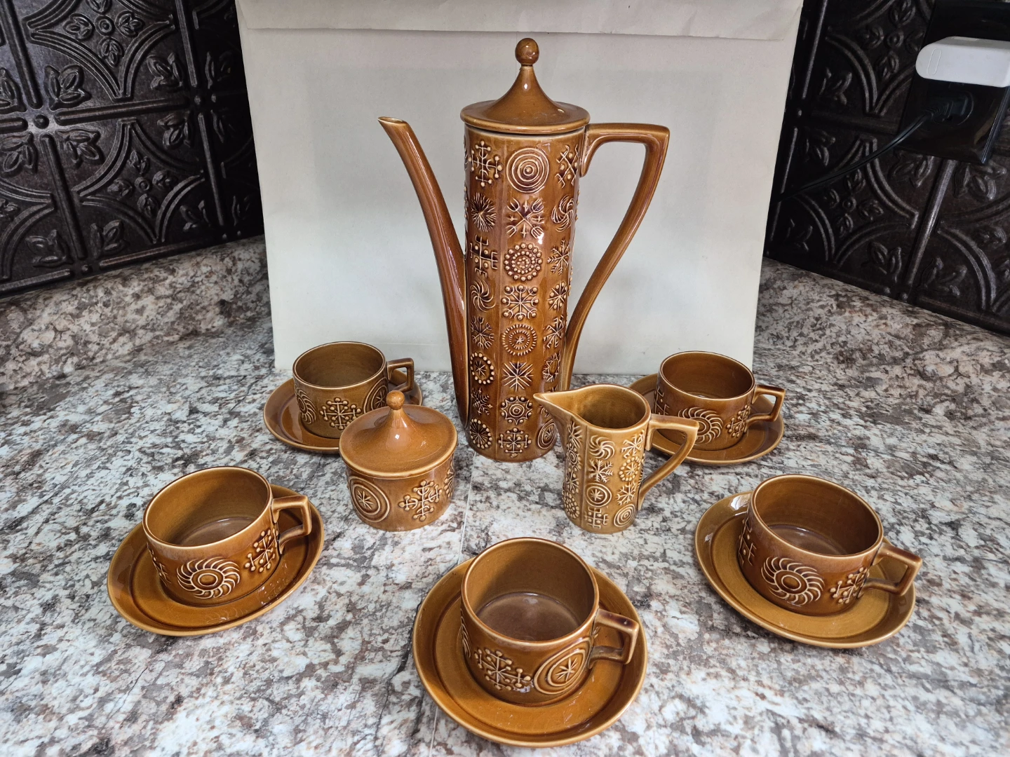 Vintage Brown Ceramic Coffee Set🏈