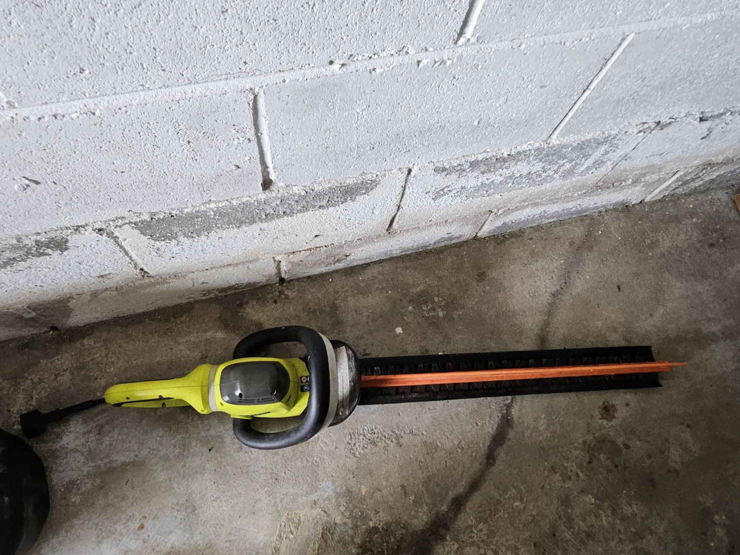 Ryobi Corded Hedge Trimmer - photo 2