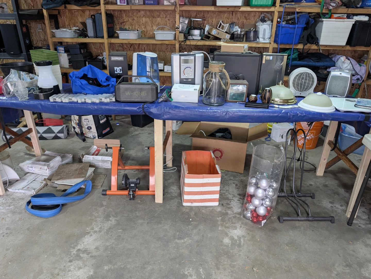 Garage sale. Saturday and Sunday. 11am-4pm. 8523 26 avenue - photo 4