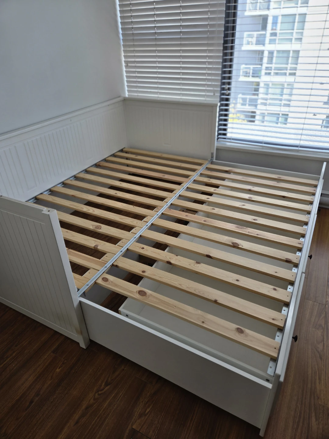 IKEA Hemnes Daybed with 3 Drawers - PICKUP only - photo 3