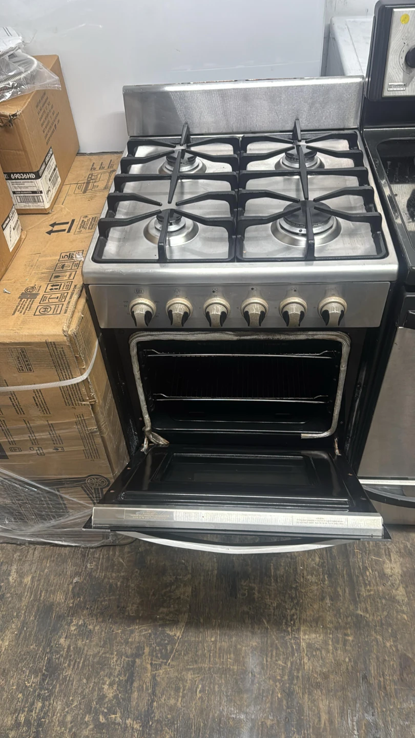 Avanti 24in wide 4-Burner Gas Range Oven - photo 2
