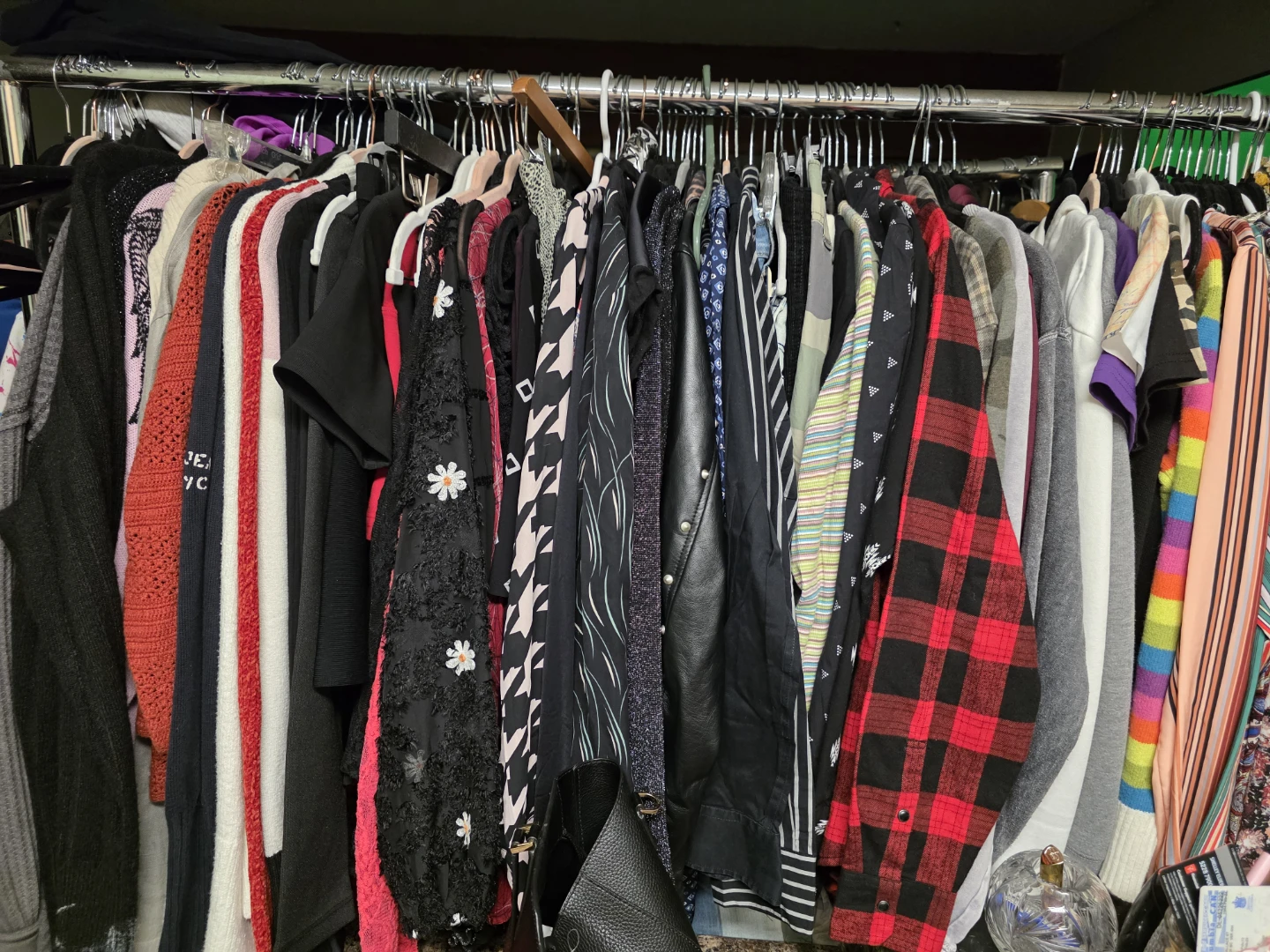 POP UP CLOTHING SHOP - photo 2
