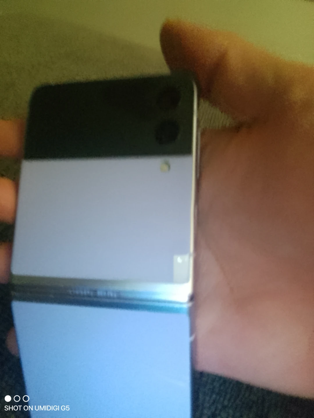 Samsung Galaxy Z Flip Smartphone parts - photo 2