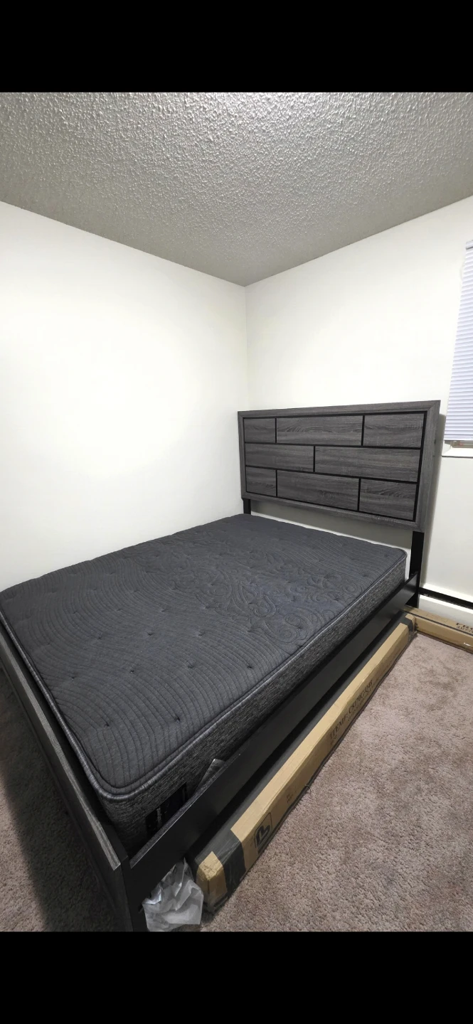 Queen Size Grey Wooden Bed Frame with Mattress - photo 2