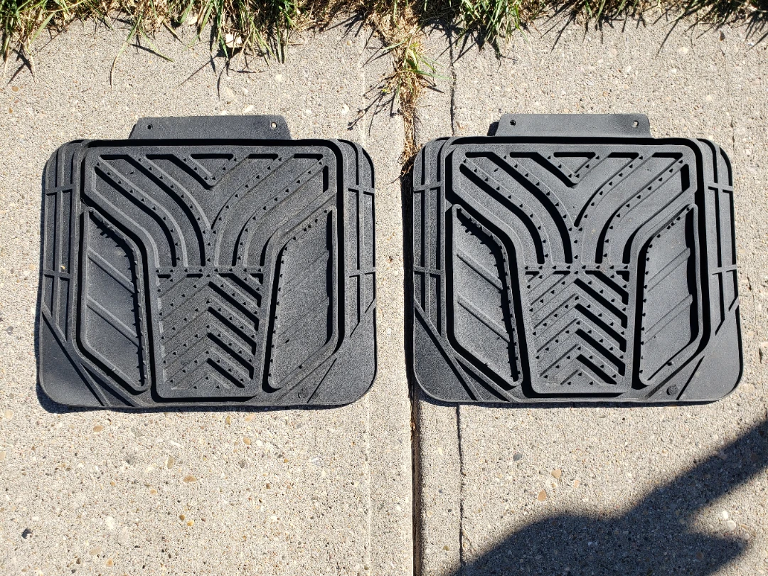 Black and Red Rubber Rear Car Floor Mats (Set of 2) - photo 5