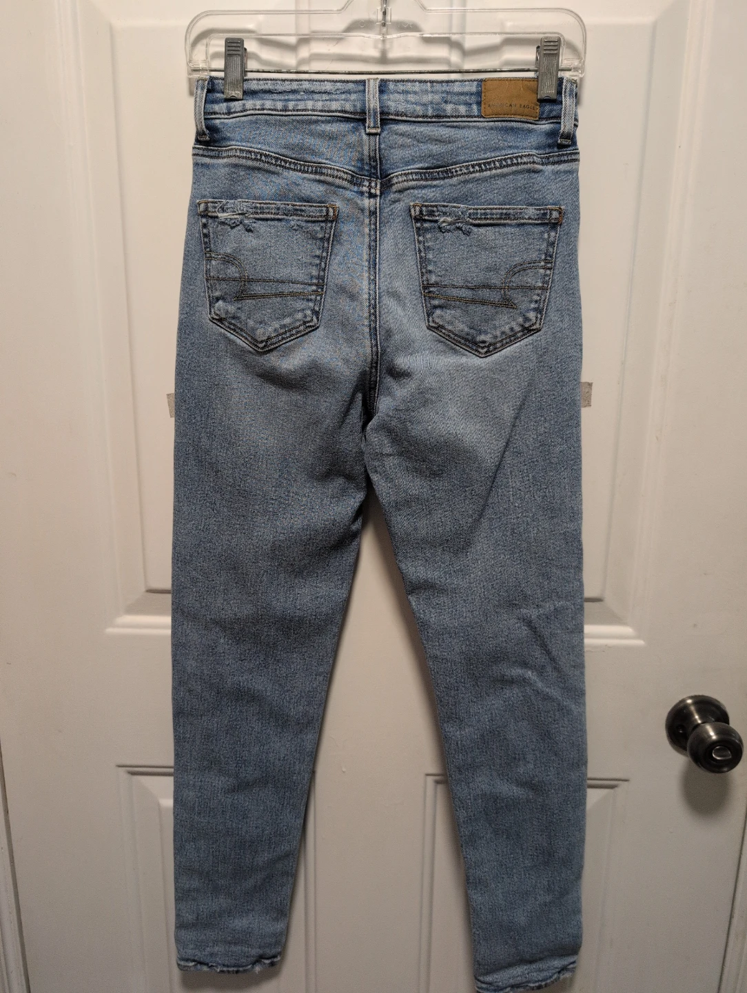 American Eagle High-Rise Distressed Jeans - photo 4