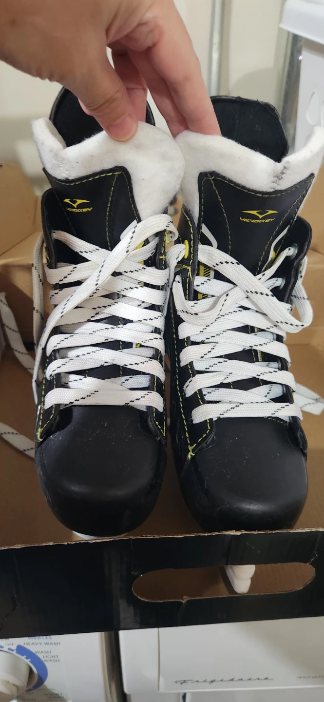 VIC Hockey Skates HX03 - Size 2 - photo 2