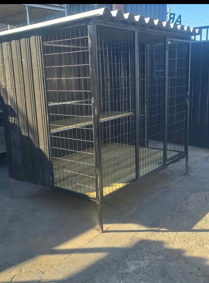 Black Metal Pet Enclosure with Wooden Flooring - photo 3